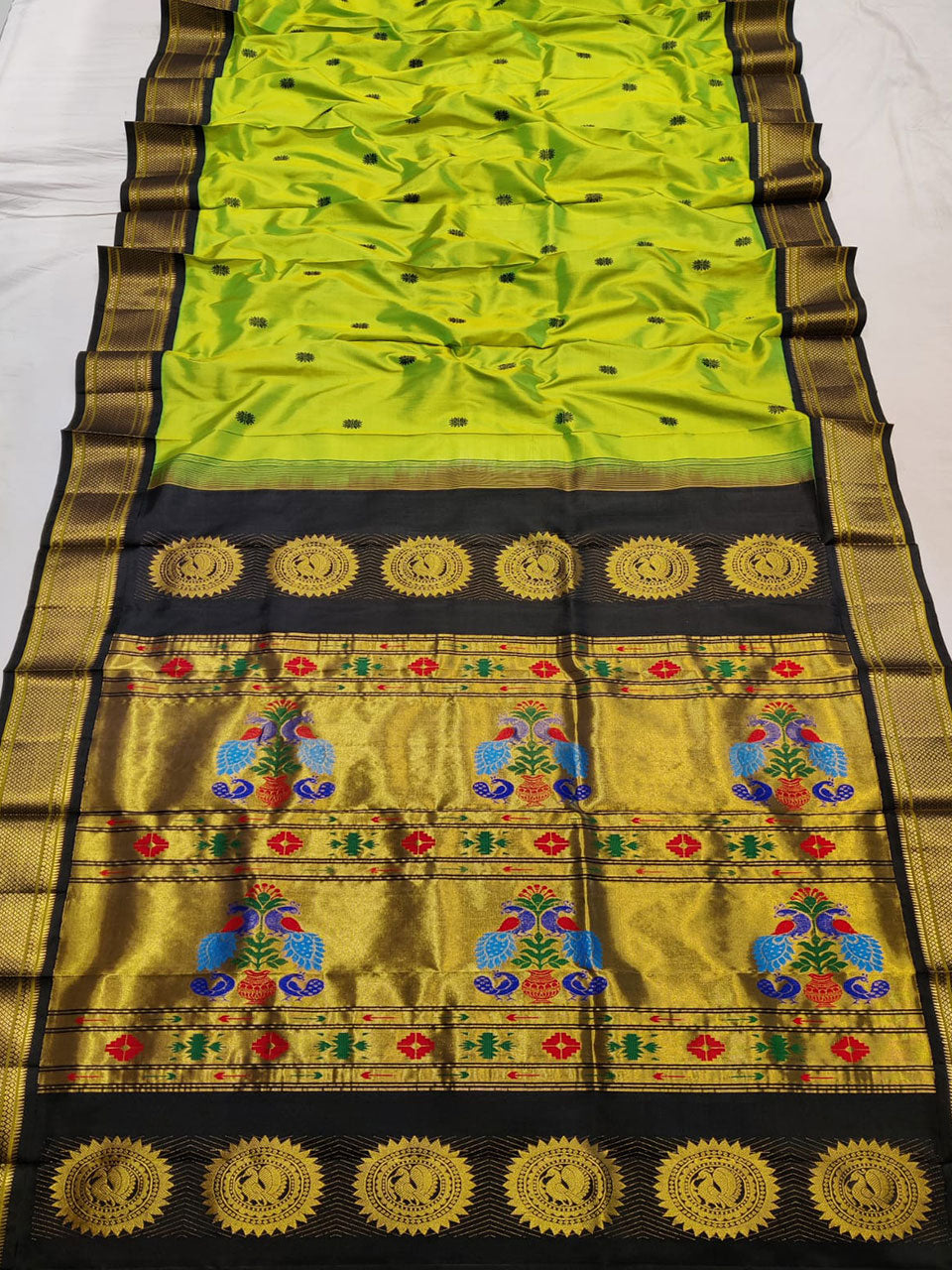 Pure silk handloom kadiyal Paithani saree