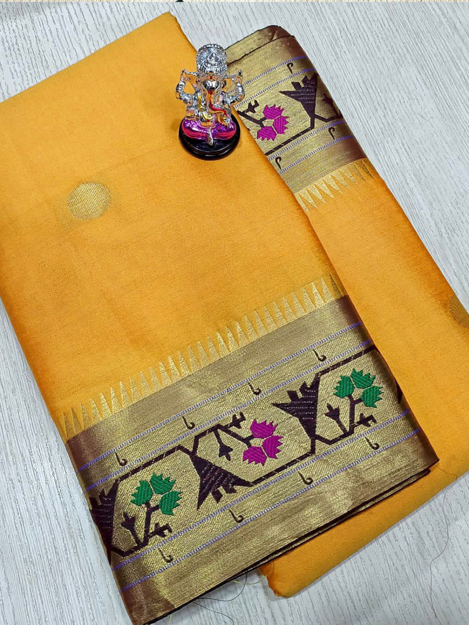 Aasavali Border Paithani soft silk