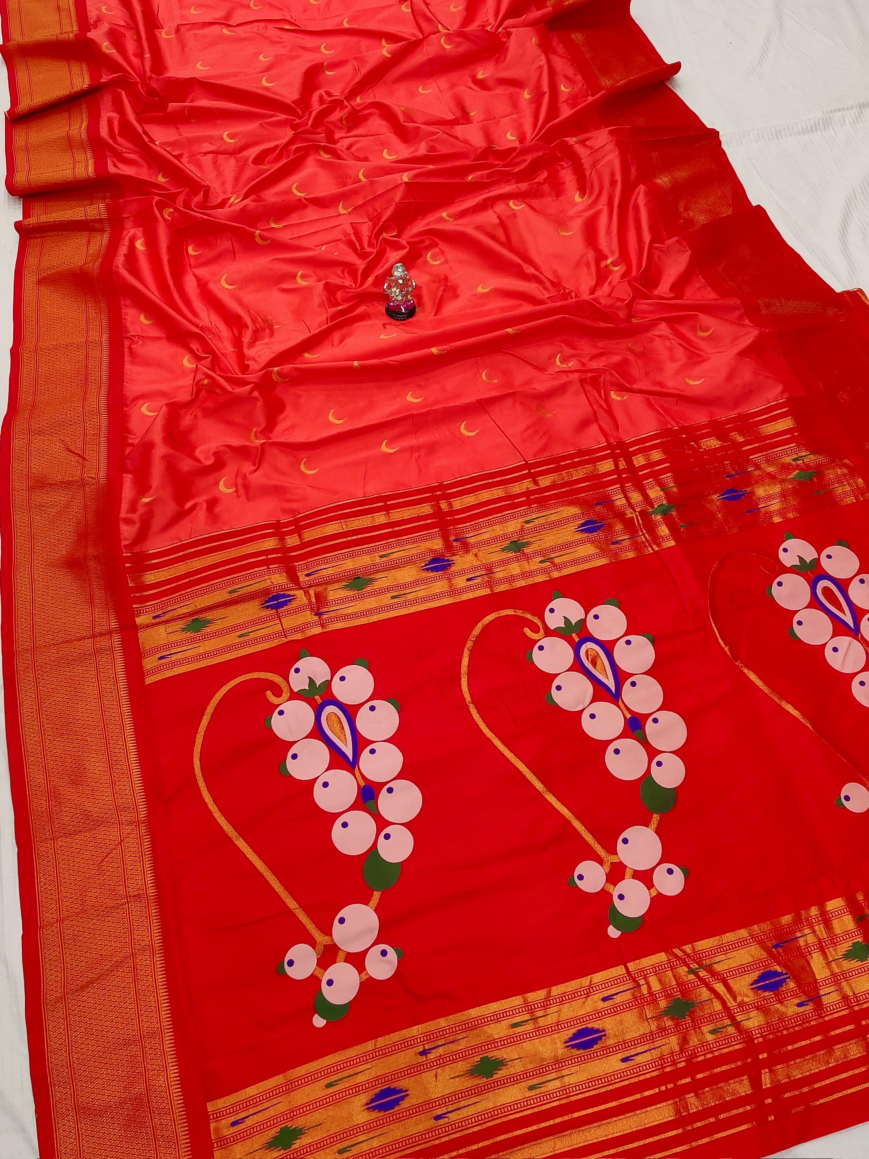 Silky Nath Pallu Chandrakor Paithani