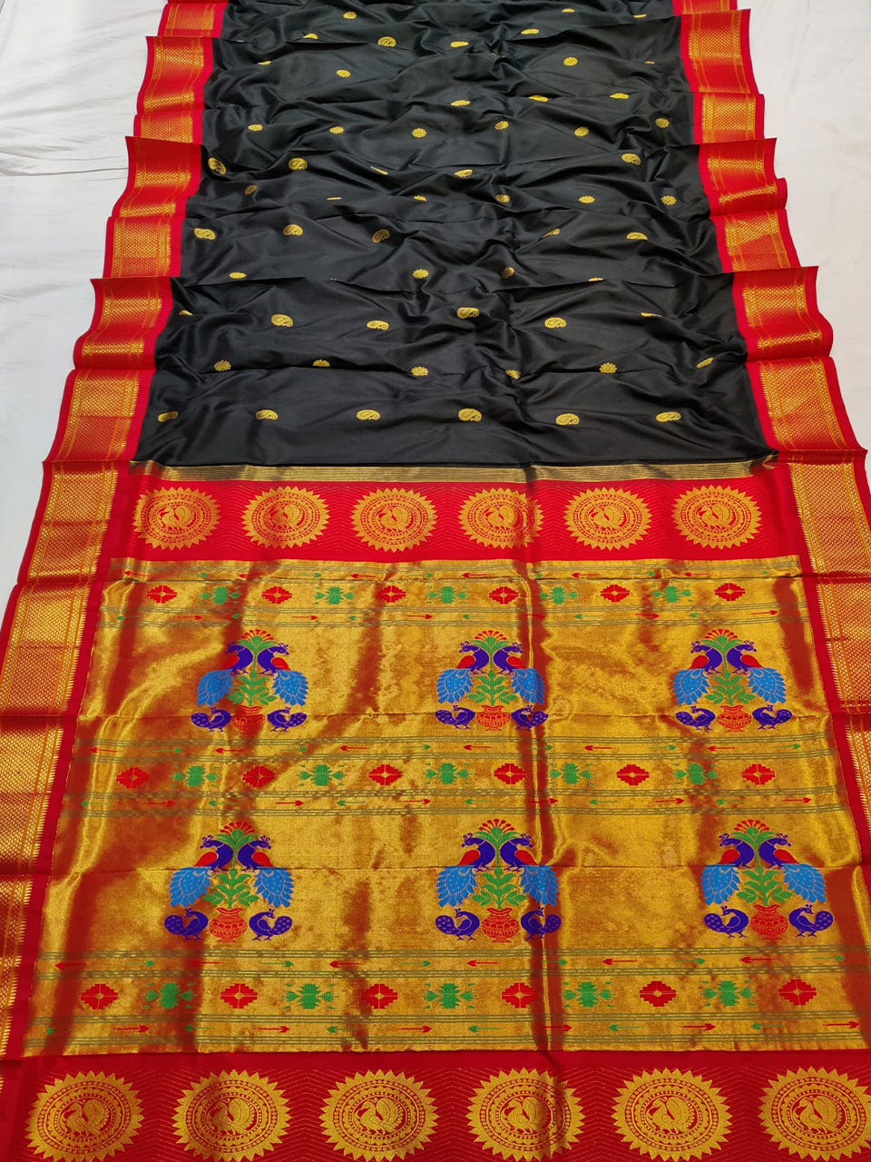 Pure silk handloom kadiyal Paithani saree