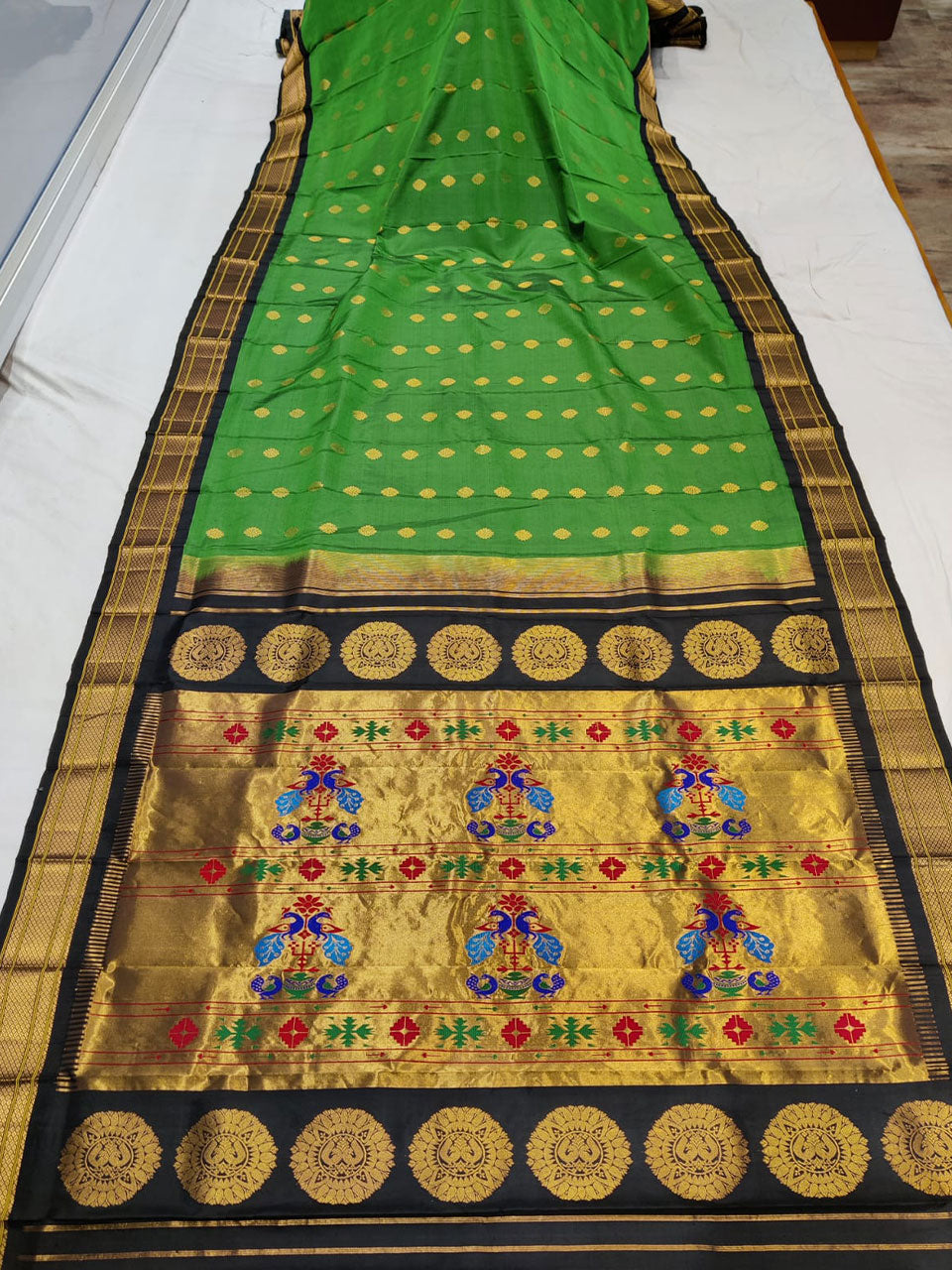 Pure silk handloom kadiyal Paithani saree