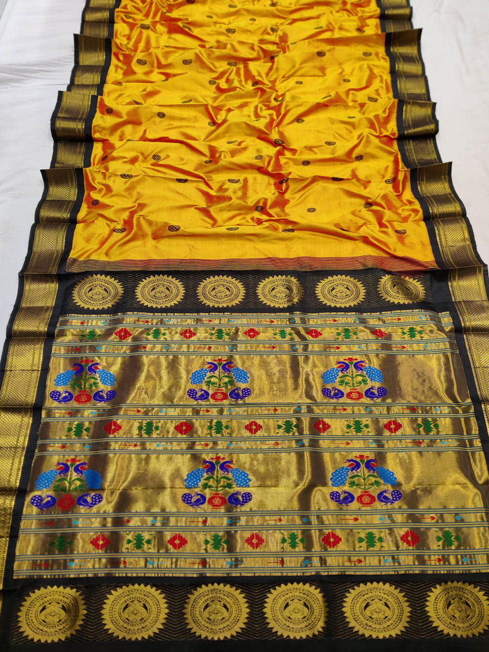 Pure silk handloom kadiyal Paithani saree